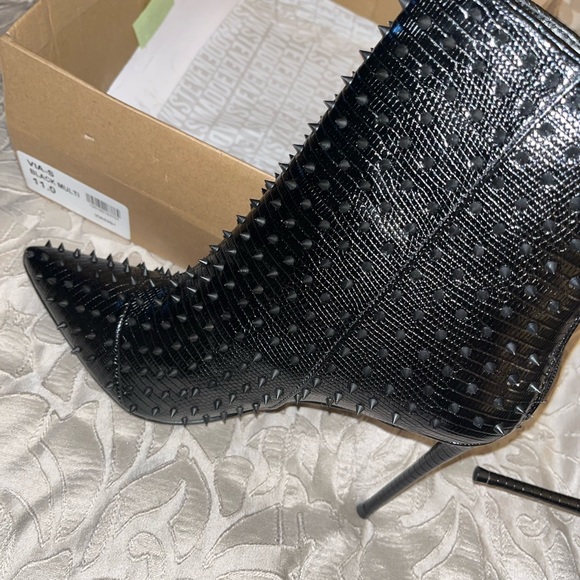 Black,spike,leather back zipper - Picture 5 of 5